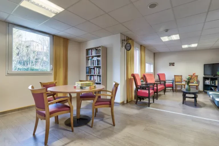 Maison de retraite médicalisée EHPAD Les Collines Dorées à Charnay