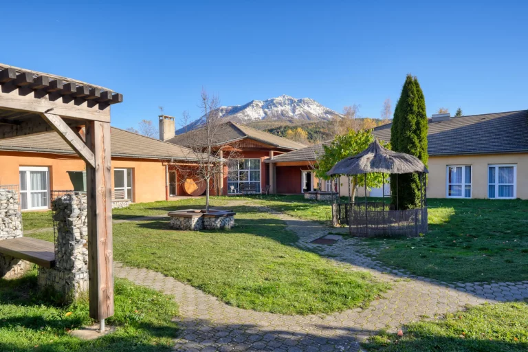 Maison de retraite médicalisée EHPAD Résidence du Lac à Ubaye Serre-Ponçon