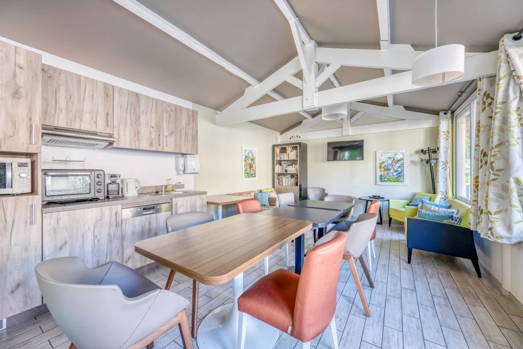 LDF_RESIDENCE SERVICE SENIOR LES JARDINS DE LANDECOTTE_Lalande de Fronsac_04_4_11zon_0