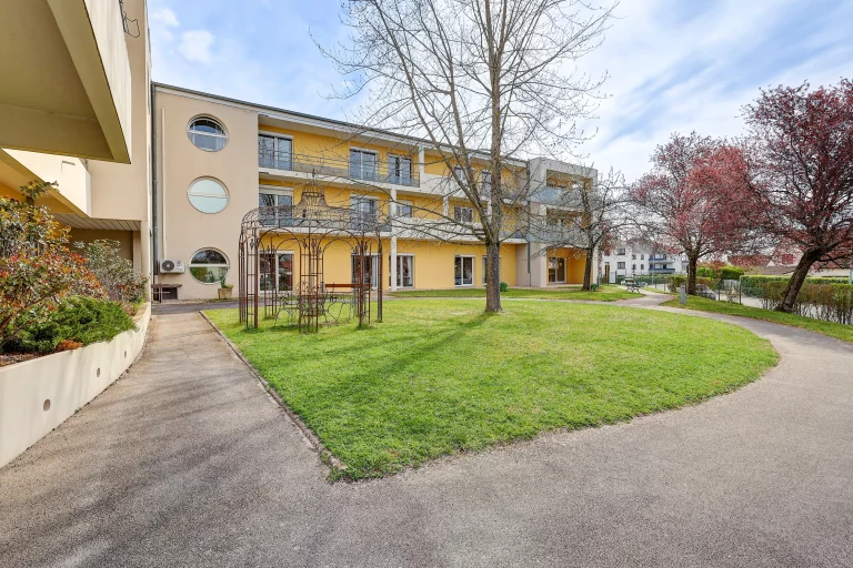 Résidence services seniors Saint-Victor à Neuilly-Crimolois