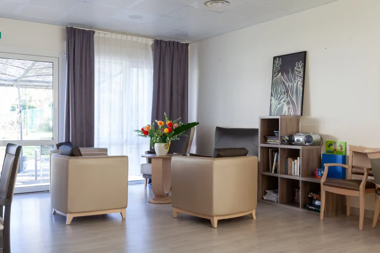 Résidence services seniors EHPAD Résidence du Renons à Neuville-les-Dames