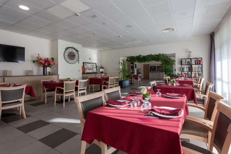 Maison de retraite médicalisée EHPAD Résidence de l’Irance à Neuville-les-Dames