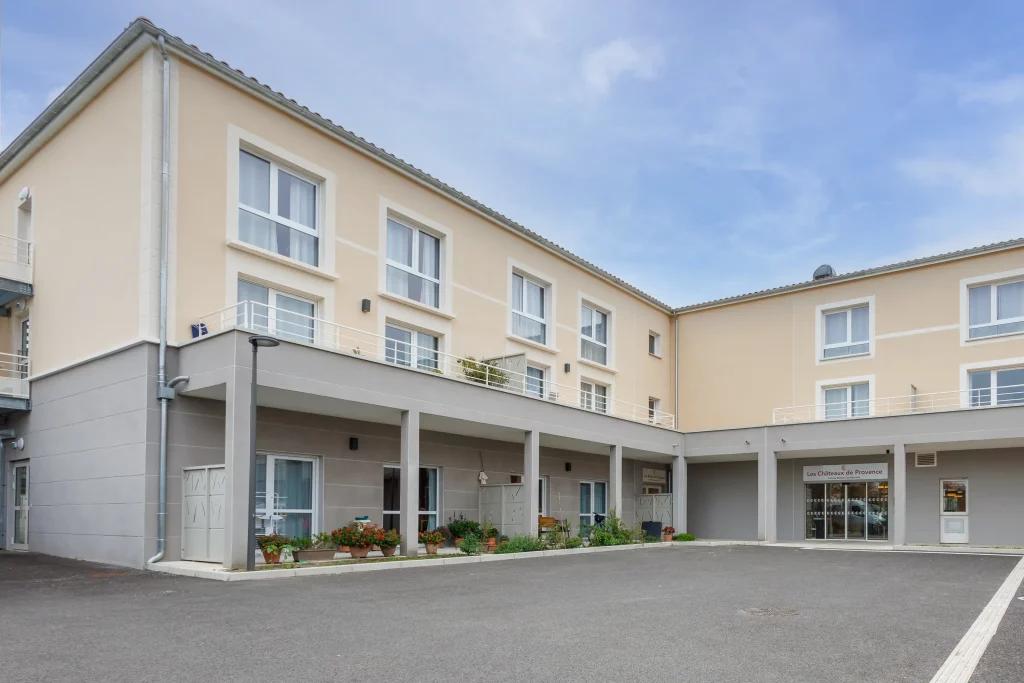 Maison de retraite médicalisée EHPAD Les Châteaux de Provence à Le Thor