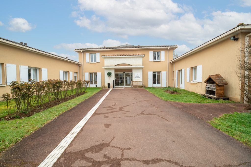 Maison de retraite médicalisée EHPAD Résidence Les Charmilles à Roumazières-Loubert