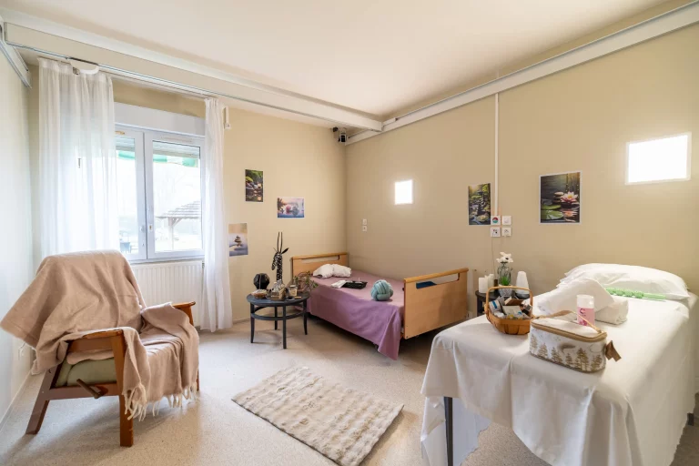 Maison de retraite médicalisée EHPAD Résidence Les Charmilles à Roumazières-Loubert