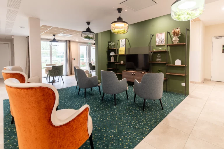 Résidence services seniors Le Charme des Fées à Roumazières-Loubert