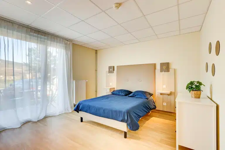 RSTY_RESIDENCE SERVICE SENIOR BLEU DU TERRON_SANTENAY-9_0