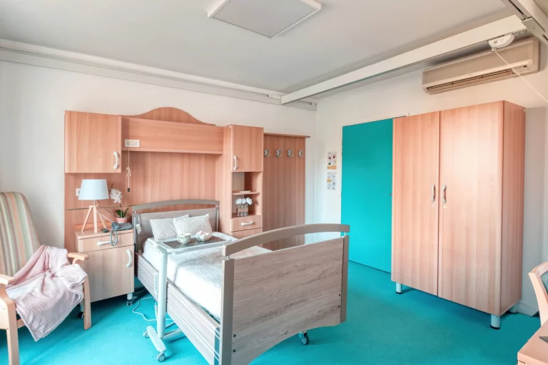 Maison de retraite médicalisée EHPAD Château du Haut-Venay à Saint-Lubin-des-Joncherets