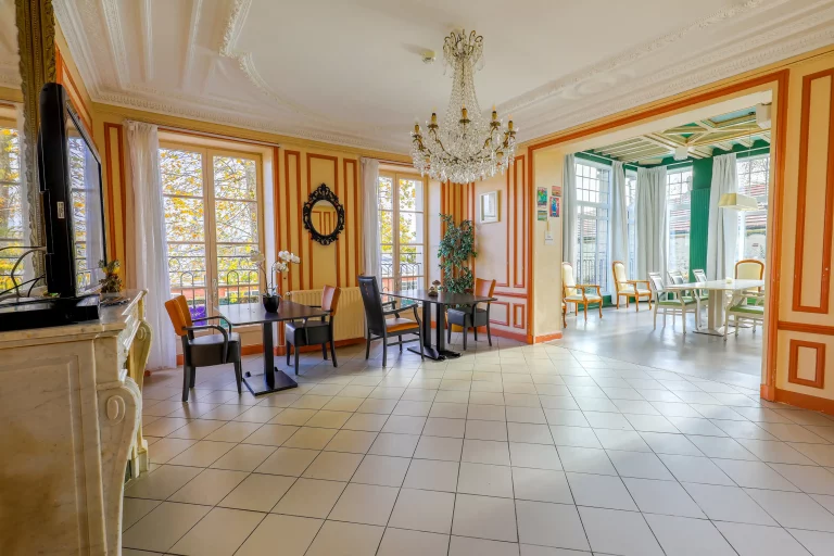 Maison de retraite médicalisée EHPAD Résidence Le Manoir à Bray-et-Lû