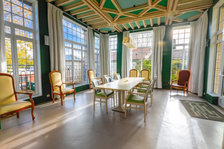 Maison de retraite médicalisée EHPAD Résidence Le Manoir à Bray-et-Lû