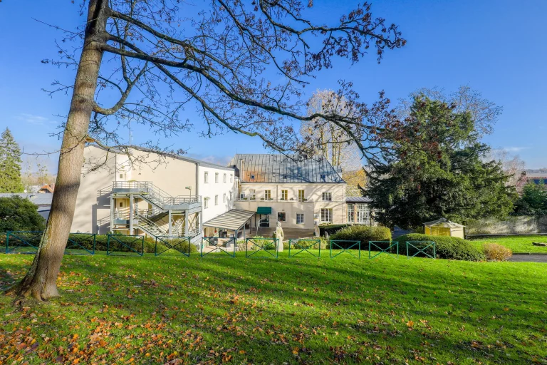 Maison de retraite médicalisée EHPAD Résidence Le Manoir à Bray-et-Lû