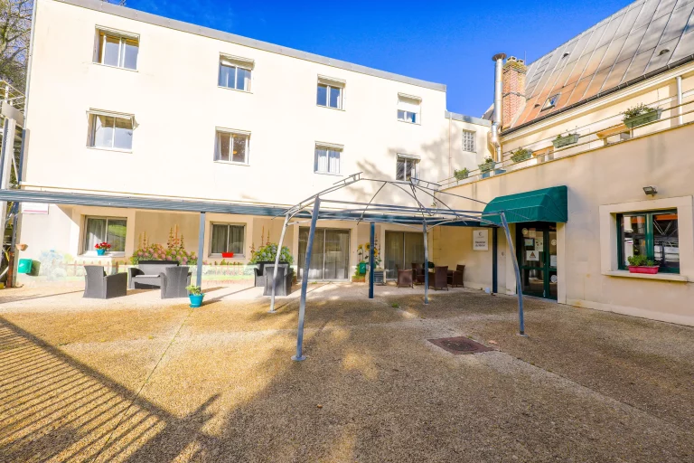 Maison de retraite médicalisée EHPAD Résidence Le Manoir à Bray-et-Lû