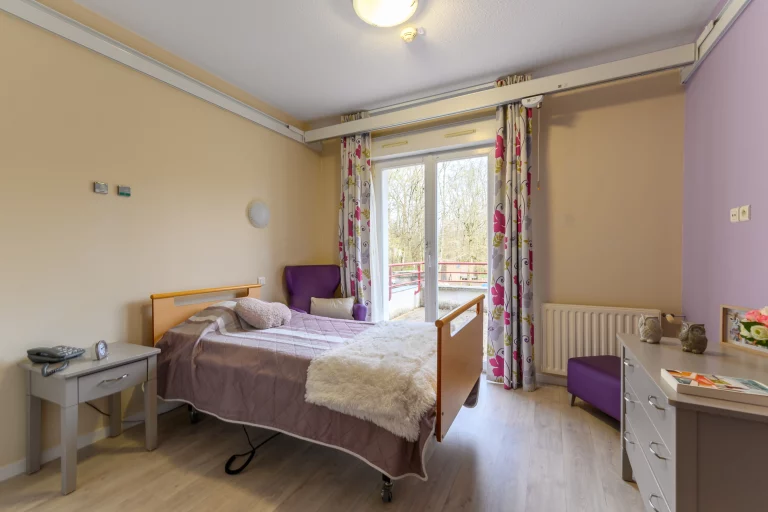 Maison de retraite médicalisée EHPAD Les Chênes Rouges à Bourron-Marlotte