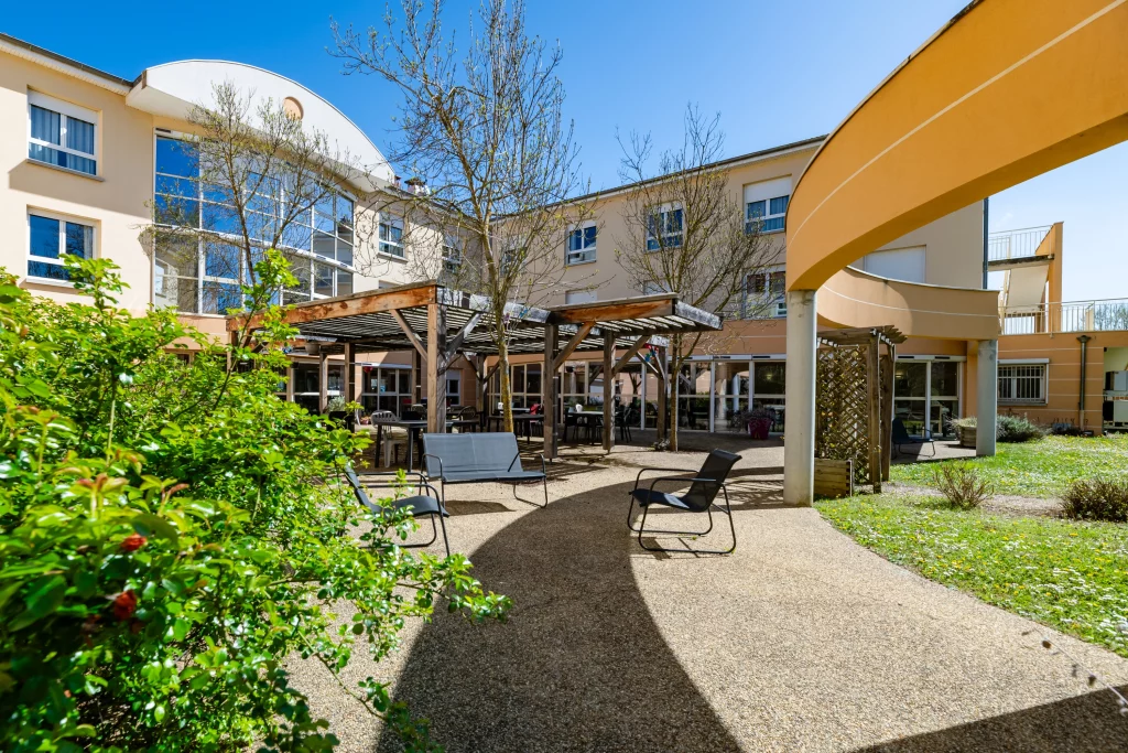 cgl_residenceleshirondellesdelagalaure_chateauneuf-de-galaure_11