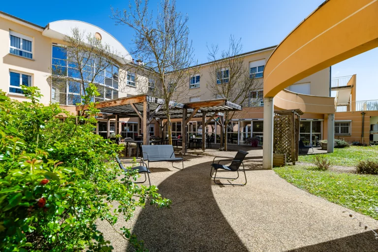 Maison de retraite médicalisée EHPAD Les Hirondelles de la Galaure à Châteauneuf-de-Galaure