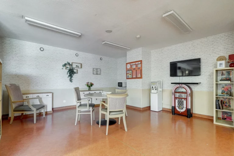 Maison de retraite médicalisée EHPAD Les Jardins de Valtrède à Châteauneuf-les-Martigues