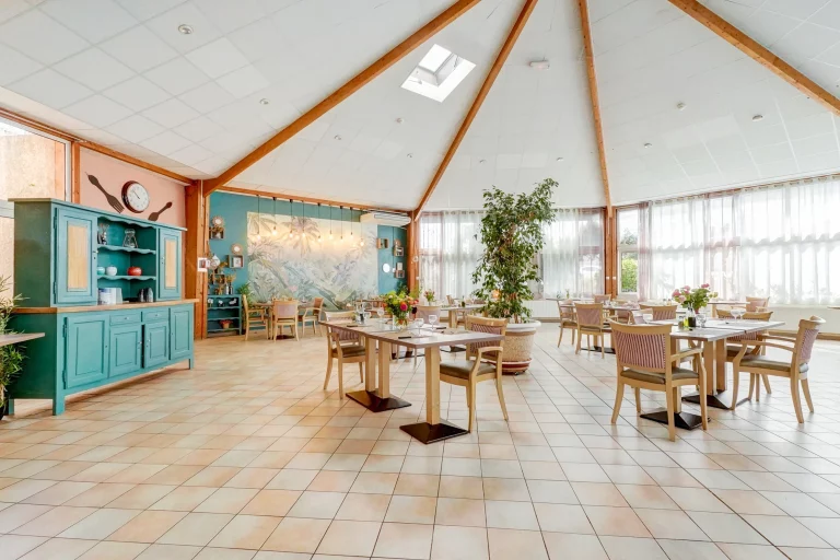 Maison de retraite médicalisée EHPAD Les Jardins de Valtrède à Châteauneuf-les-Martigues