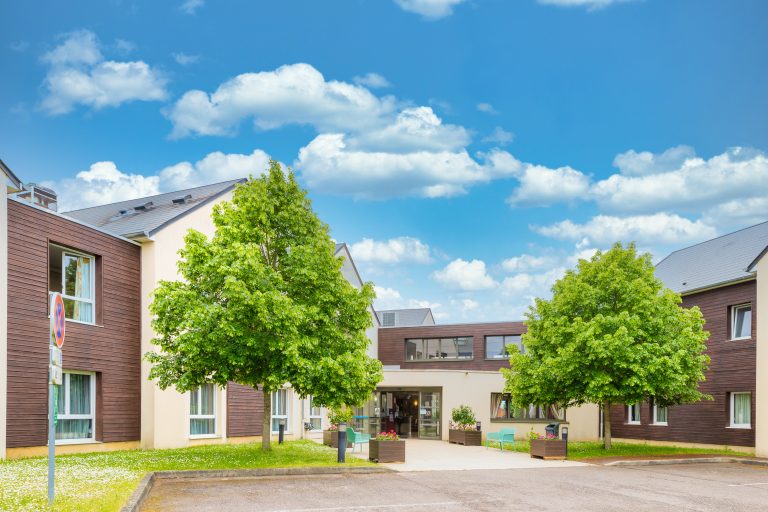 Maison de retraite médicalisée EHPAD Résidence Les Pâtureaux à Courtenay