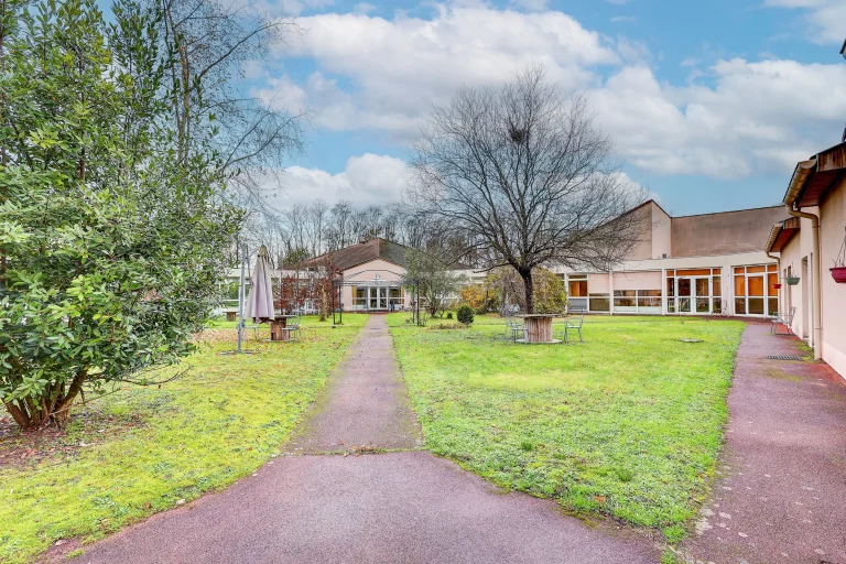 Maison de retraite médicalisée EHPAD Résidence Akésis à Dracy-le-Fort