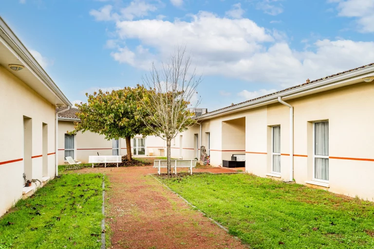 Maison de retraite médicalisée EHPAD Les Jardins de Jeanne à Izon