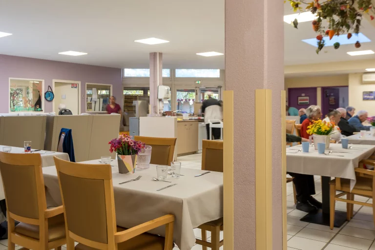 Maison de retraite médicalisée EHPAD Résidence de La Tour à La Baume-de-Transit