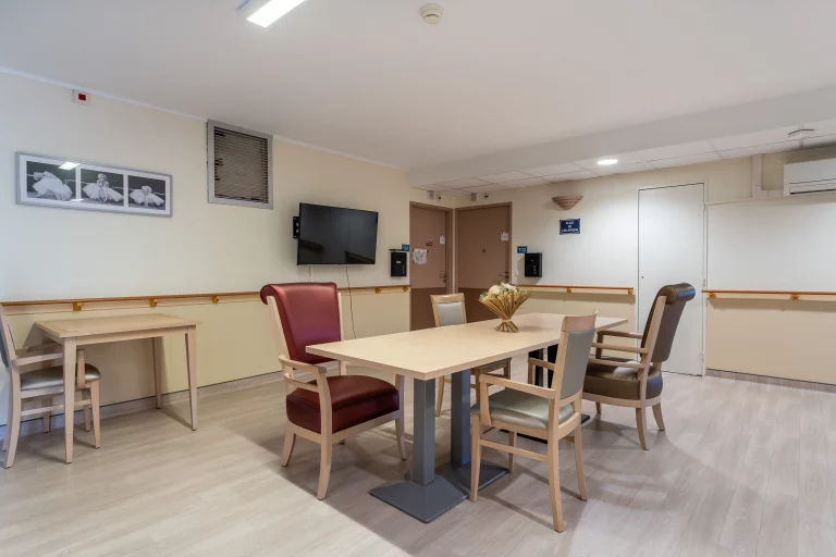 Maison de retraite médicalisée EHPAD Les Oliviers à Nîmes