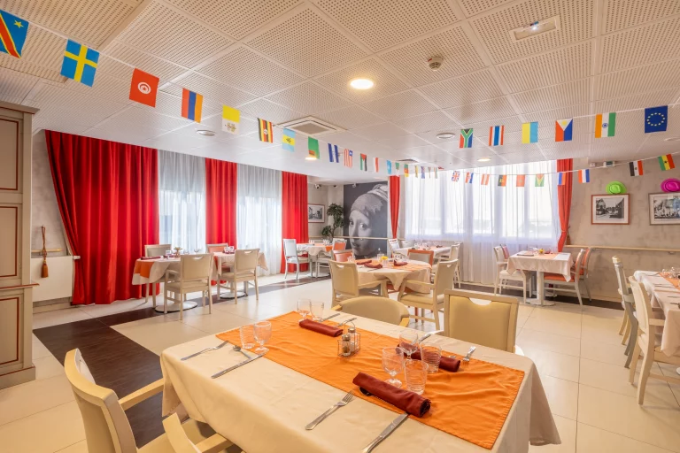 Salle restauration 2 - Residence les Cédres - Plailly