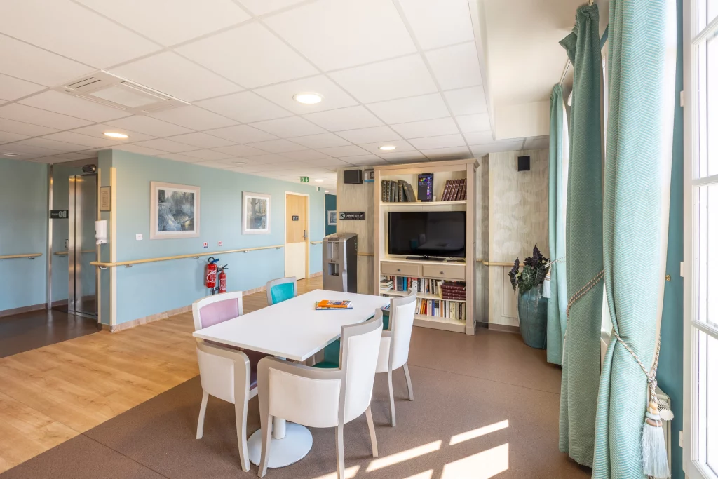 ply_residencelescedres_plailly_7