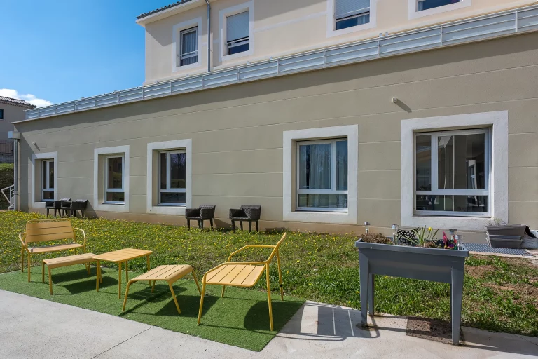 Extérieur Façade - La Maison des Trois Becs Grane