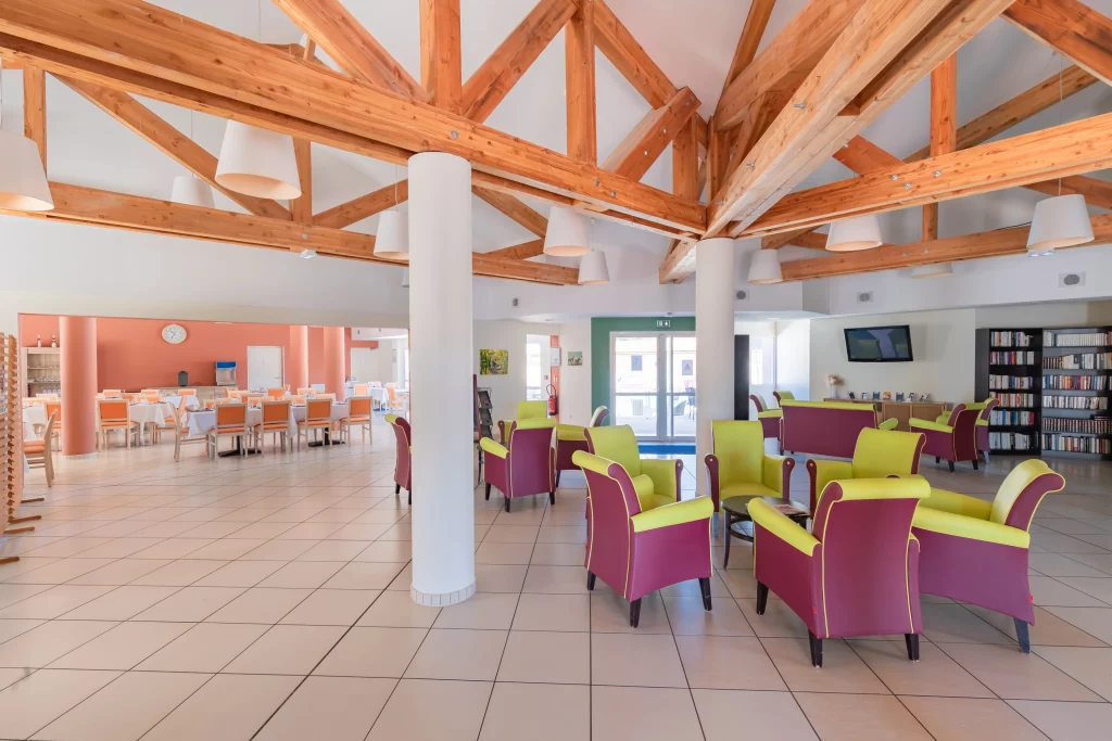 rnge_residenceservicesseniorlesbordsdel-aveyron_negrepelisse_2