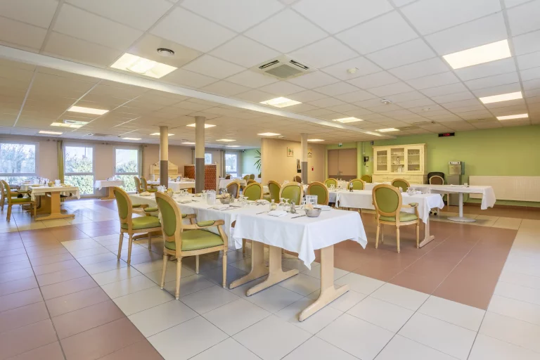 Maison de retraite médicalisée EHPAD Résidence Les Alpilles à Saint-Étienne-du-Grès