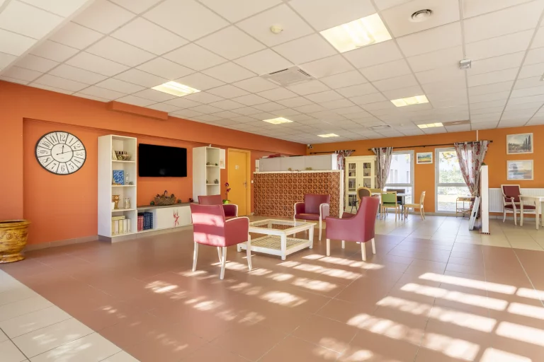 Maison de retraite médicalisée EHPAD Résidence Les Alpilles à Saint-Étienne-du-Grès